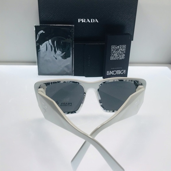 Prada
White Spr 08y Printed Acetate Sunglasses - Picture 13 of 13